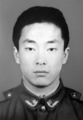 黄东华