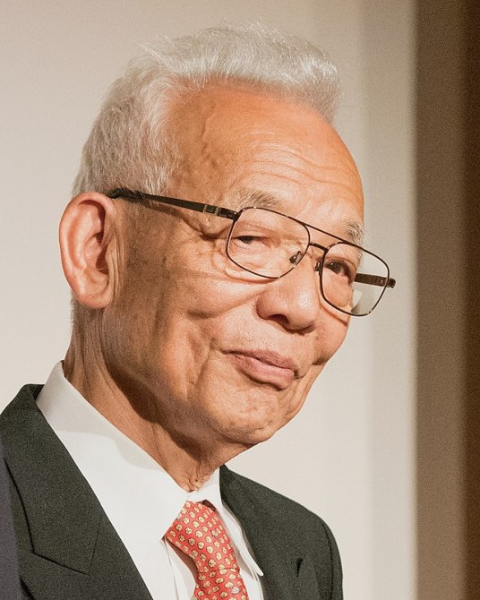 真锅淑郎