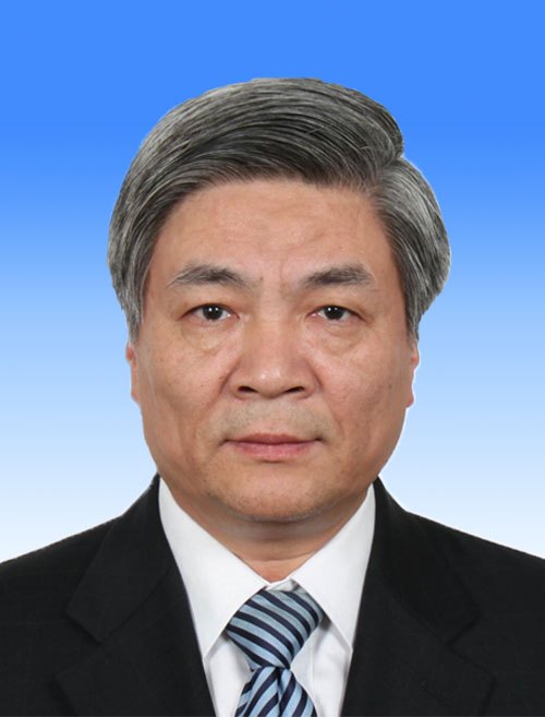 龙庄伟