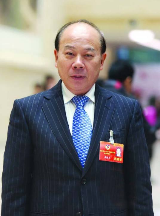 龚俊龙