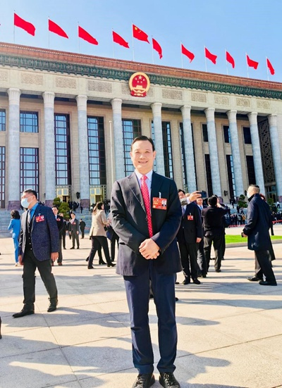 王明凡