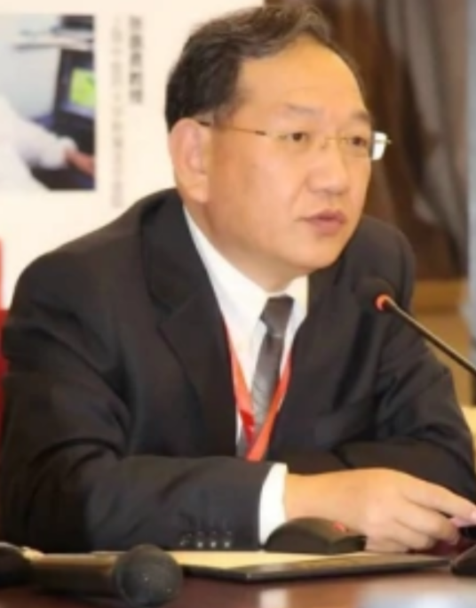 张洪春