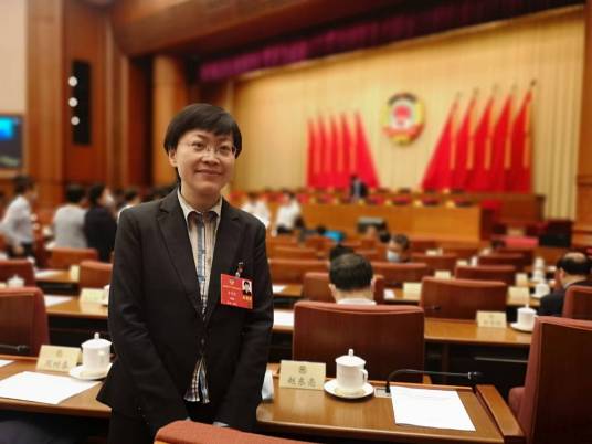 李学梅