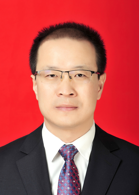 李新华