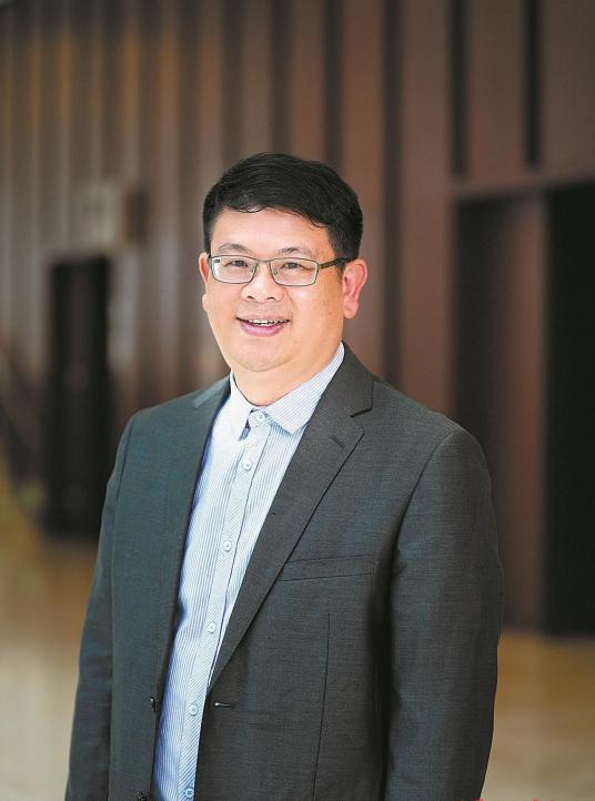 鲁晓明