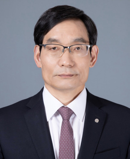 周育先