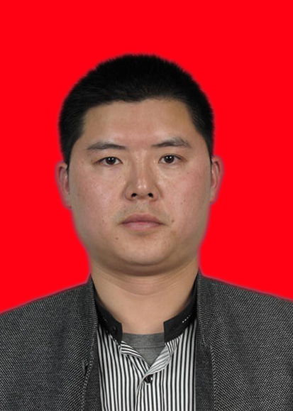 李君