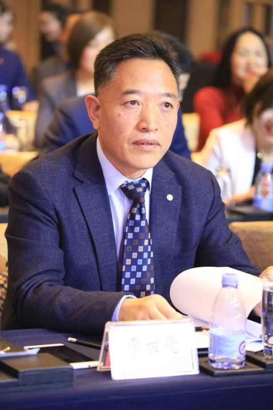 李世亮