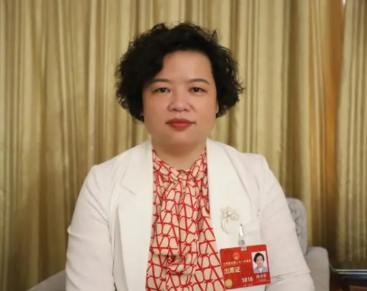 陈育群
