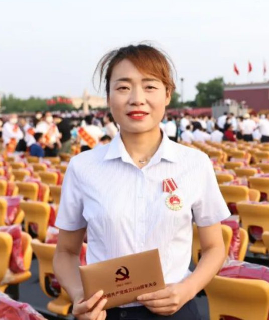 彭小彦