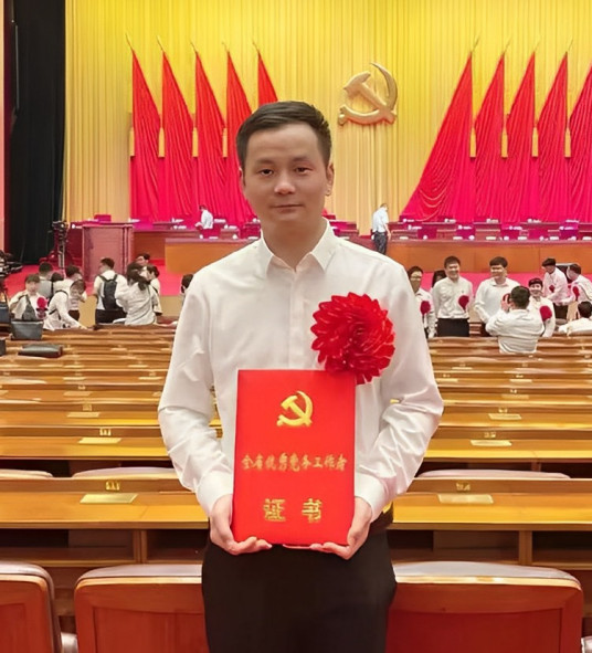 董振兴