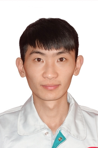 李文龙