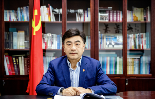 丁毅