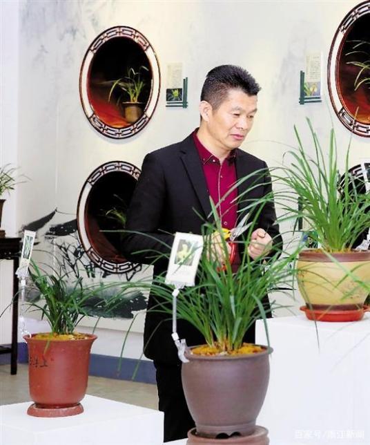 刘建明