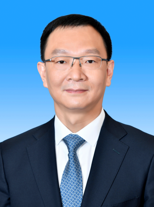 张巍