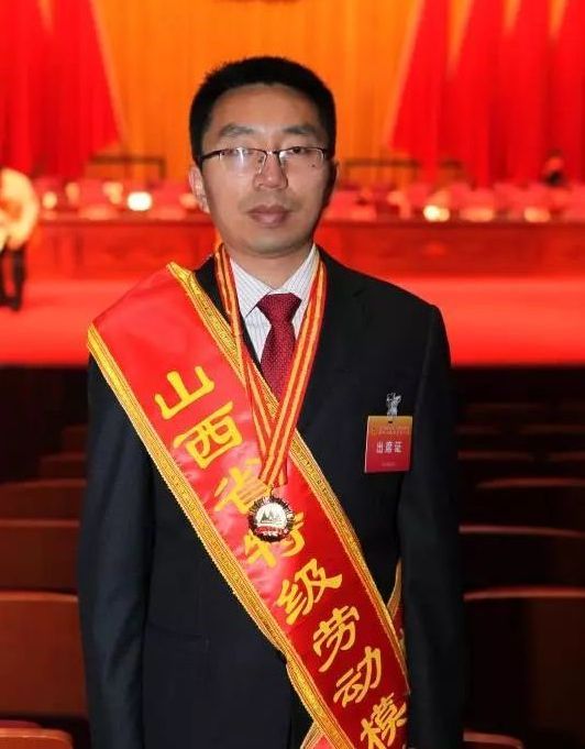 童明全