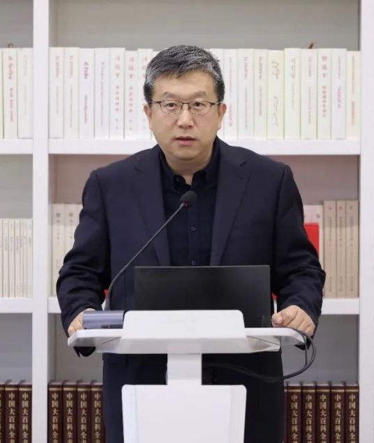 董进