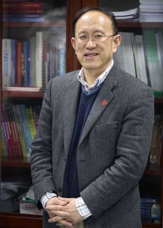 管晓宏